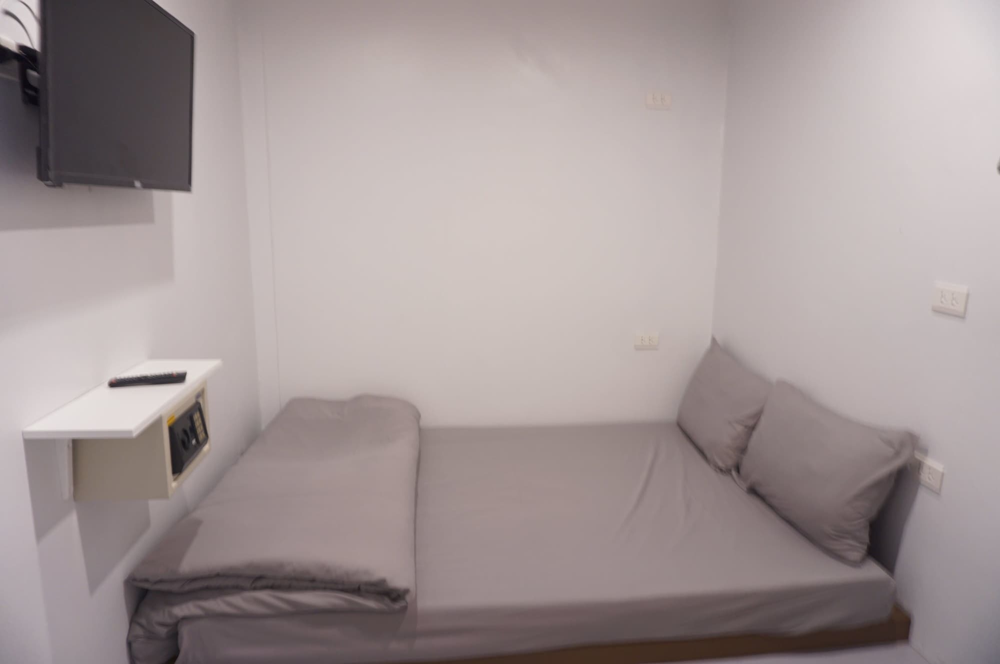 Albergue Minimal House Patong (Adults Only) Exterior foto